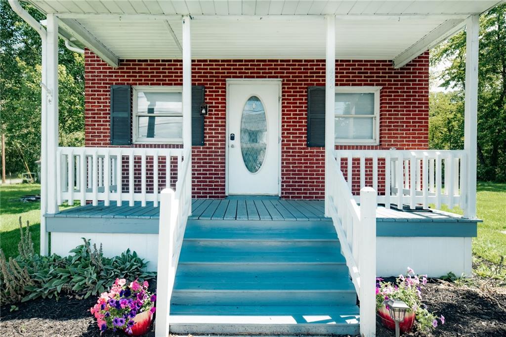 433 Old Indiana Road Josephine, PA 15750 - Photo 2 of 25