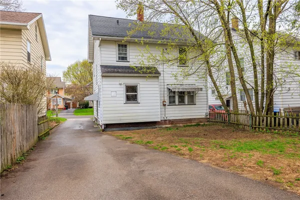 $150,000 | 85 Culver Parkway, Irondequoit, NY 14609