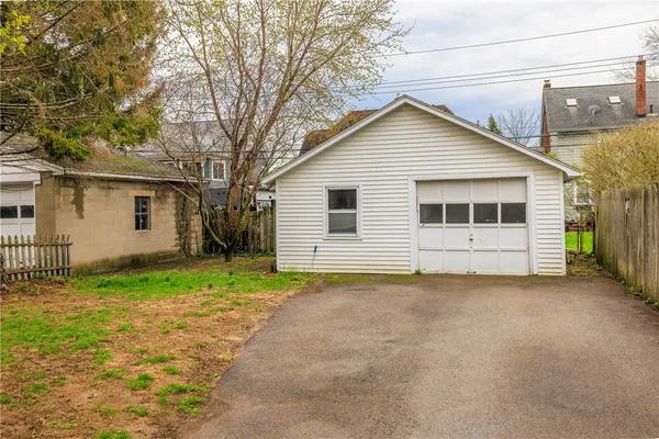 $150,000 | 85 Culver Parkway, Irondequoit, NY 14609