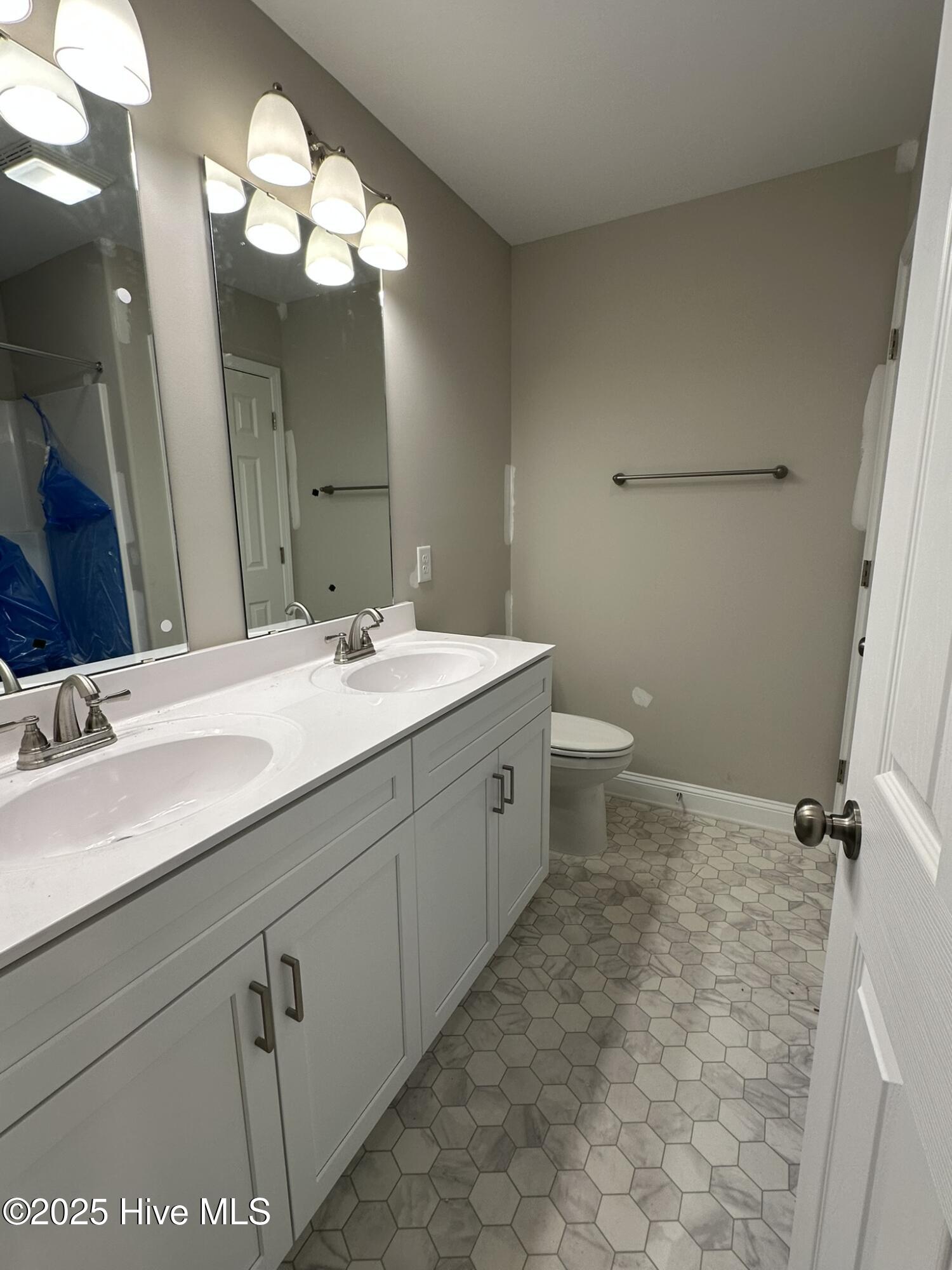1259 Pickett Road Jacksonville, NC 28540 - Photo 12 of 17 Guest Bathroom