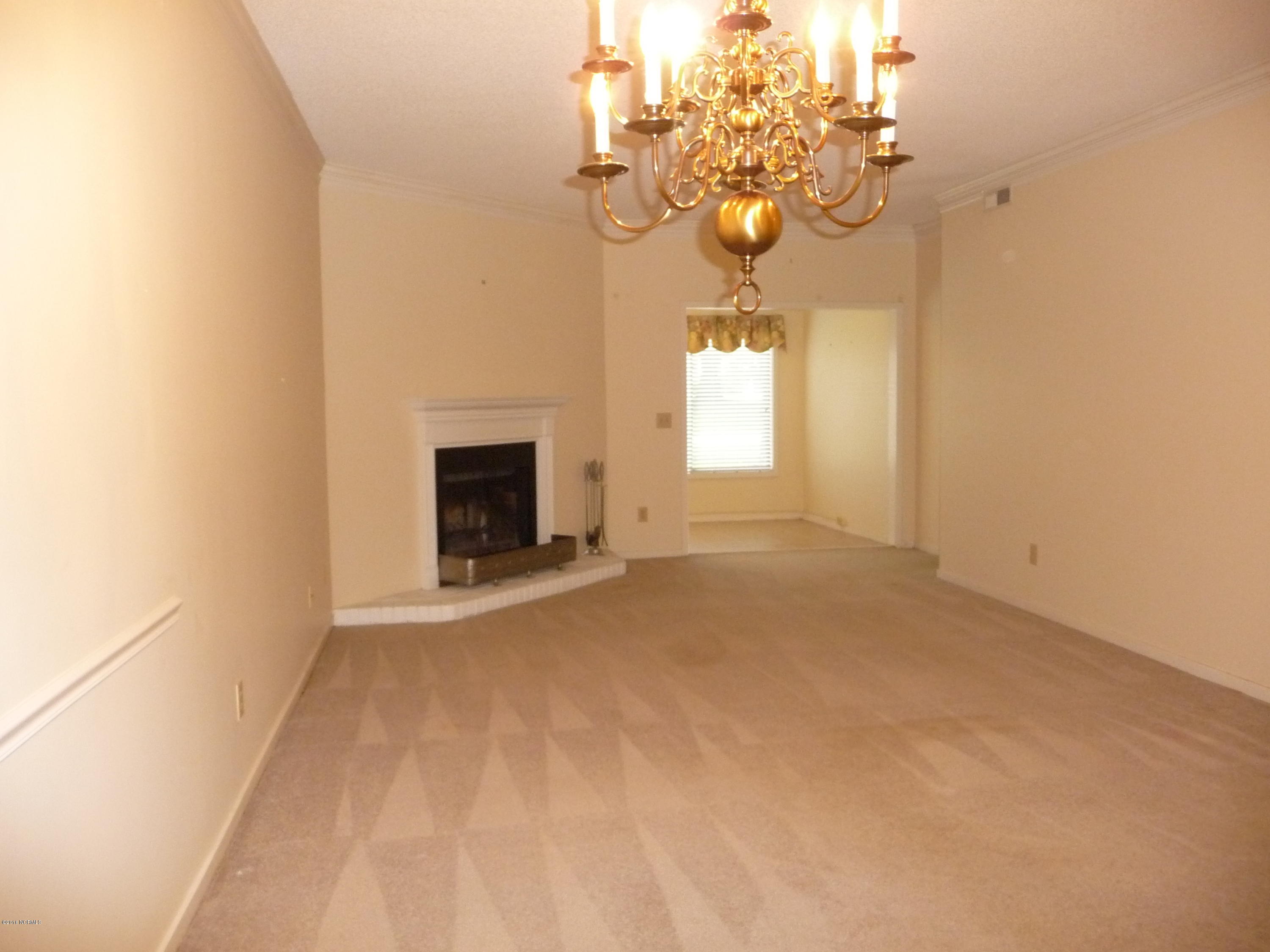 1559 Hawthorne Road Wilmington, NC 28403 - Photo 17 of 22 P1040836