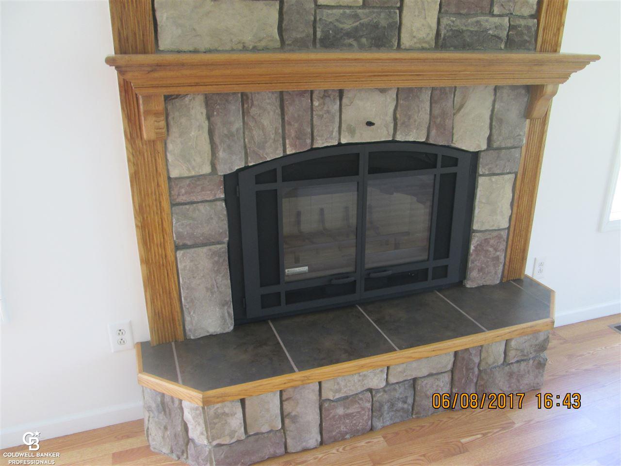 15500 Hunt Road Allenton, MI 48002 - Photo 11 of 33 31322148-10.JPG