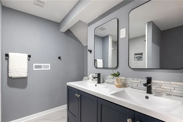 $204,900 | 3715 College Avenue, Kansas City, MO 64128