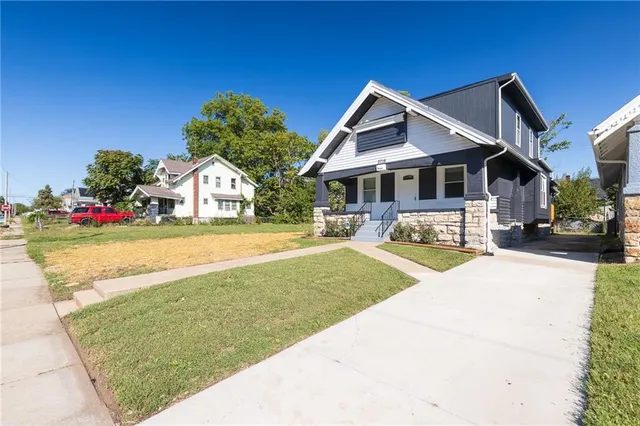 $204,900 | 3715 College Avenue, Kansas City, MO 64128