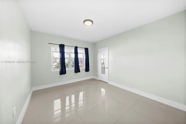 $1,900 | 1203 Marseille Drive, Unit 21, Miami Beach, FL 33141