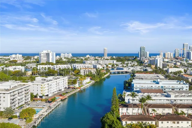 $1,900 | 1203 Marseille Drive, Unit 21, Miami Beach, FL 33141