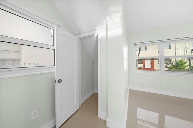 $1,900 | 1203 Marseille Drive, Unit 21, Miami Beach, FL 33141