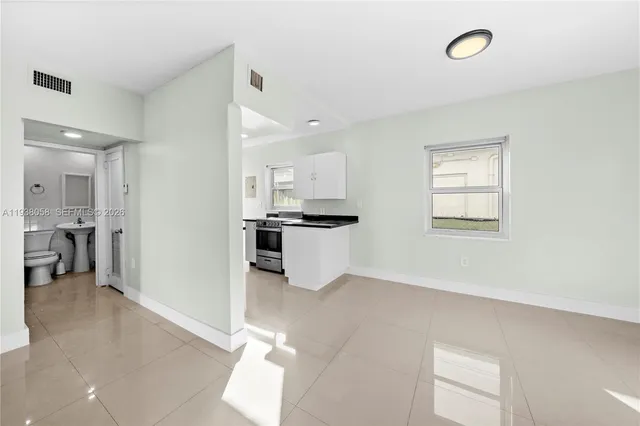 $1,900 | 1203 Marseille Drive, Unit 21, Miami Beach, FL 33141