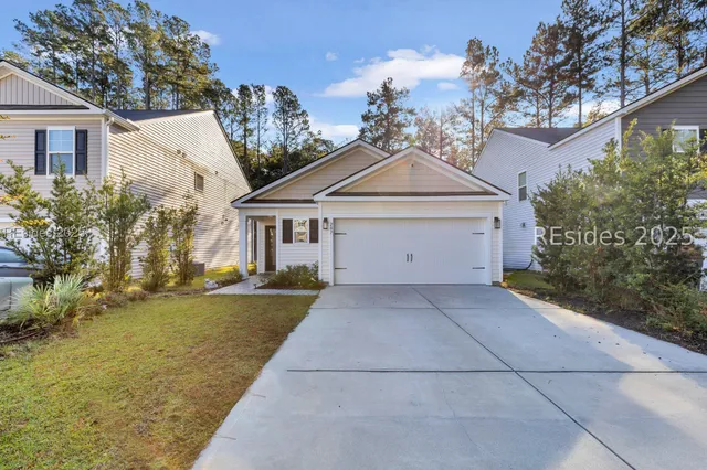 $389,900 | 207 Mascot Court, Okatie, SC 29909