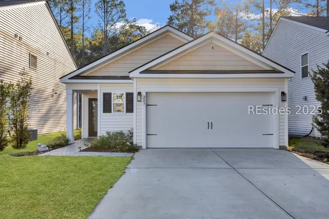 $389,900 | 207 Mascot Court, Okatie, SC 29909
