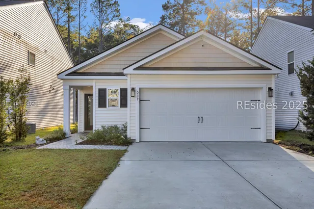 $389,900 | 207 Mascot Court, Okatie, SC 29909