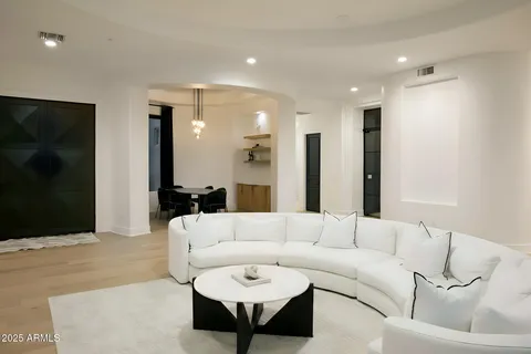 $2,290,000 | 12999 East Corrine Drive, Scottsdale, AZ 85259