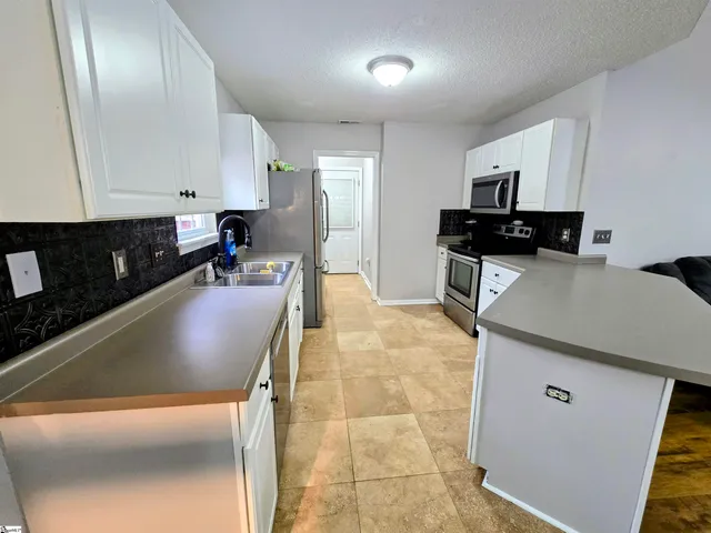 $319,500 | 137 Hillside Circle, Easley, SC 29640