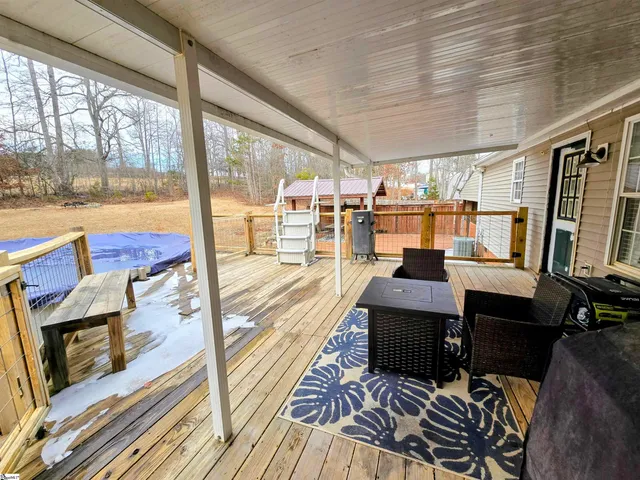 $319,500 | 137 Hillside Circle, Easley, SC 29640