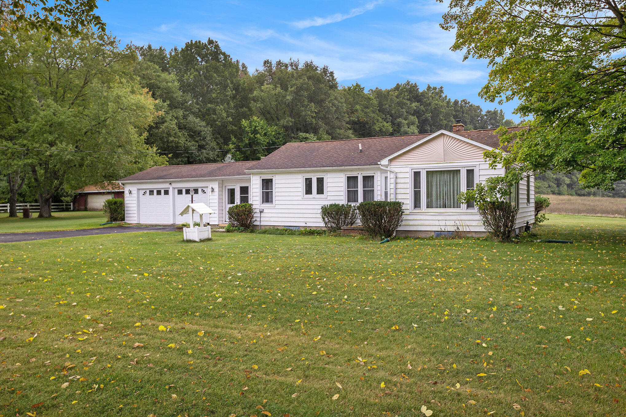 5594 Westlake Road Bellevue, MI 49021 - Photo 3 of 21 003_5594_westlake_rd_bellevue_mi_49021-2