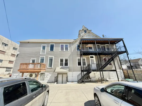 $1,150,000 | 2947 West Cortland Street, Chicago, IL 60647