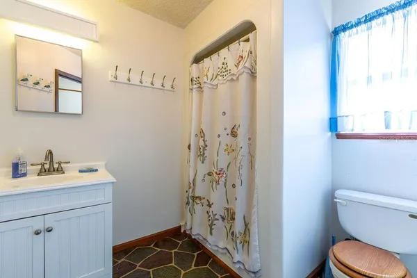 $300,000 | 103 Northeast Suwannee River Drive, Mayo, FL 32066