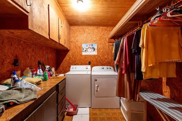 $300,000 | 103 Northeast Suwannee River Drive, Mayo, FL 32066