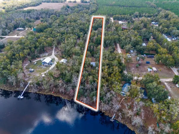 $300,000 | 103 Northeast Suwannee River Drive, Mayo, FL 32066