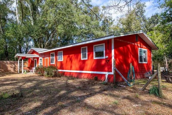 $300,000 | 103 Northeast Suwannee River Drive, Mayo, FL 32066