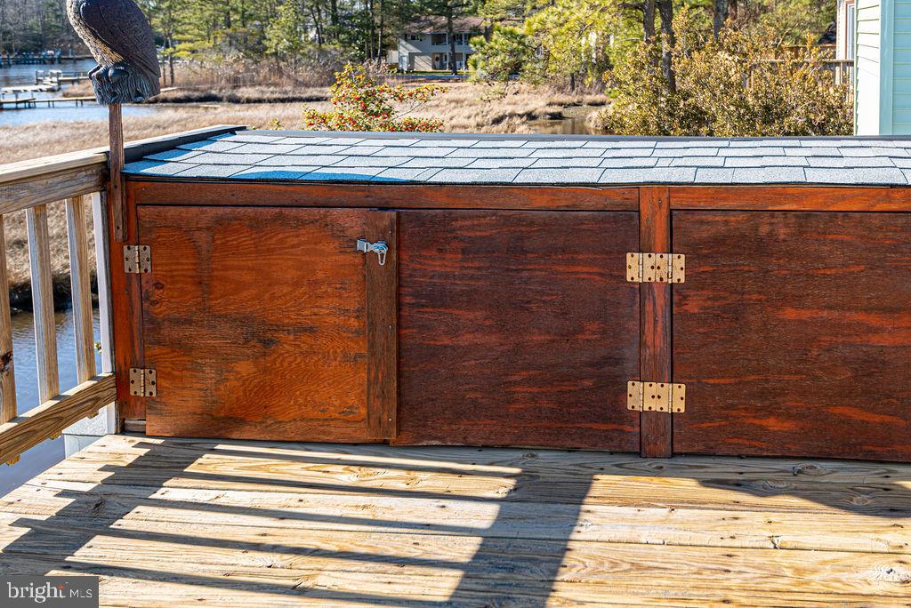 32 Watertown Road Ocean Pines, MD 21811 - Photo 19 of 83 Upper deck storage