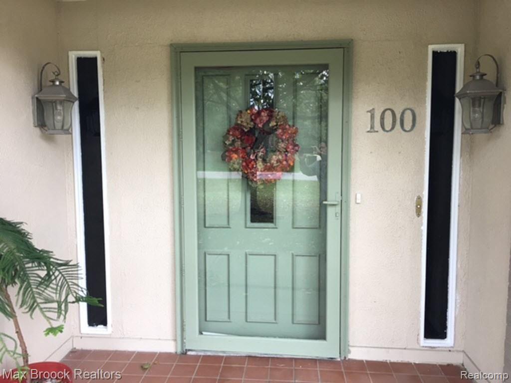 100 Kalhaven Road Rochester Hills, MI 48307 - Photo 2 of 36