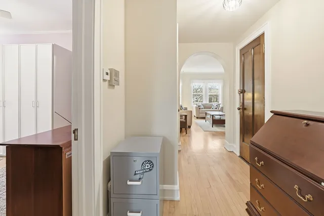 $319,000 | 1533 West Thorndale Avenue, Unit 3W, Chicago, IL 60660