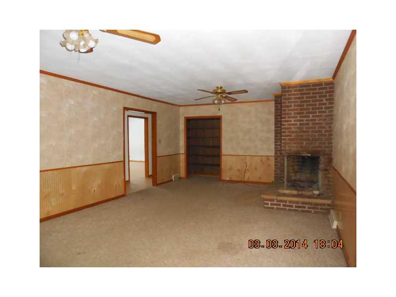 1707 Rutledge Road Greenville, PA 16125 - Photo 4 of 19 Family Room.