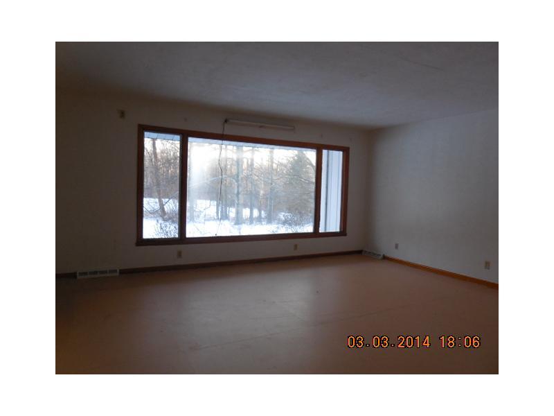 1707 Rutledge Road Greenville, PA 16125 - Photo 8 of 19 Living Room.
