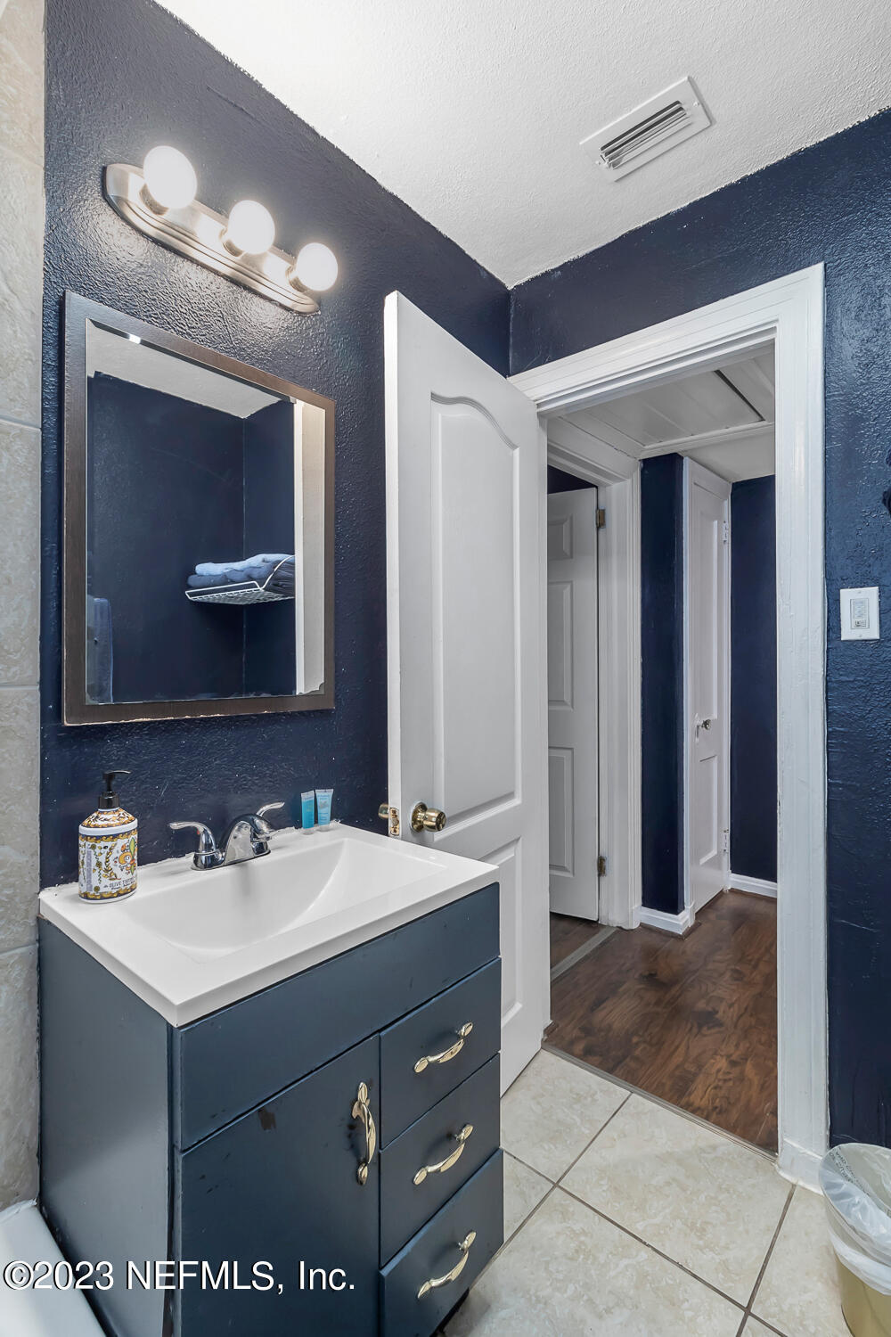 2353 Prospect Street Jacksonville, FL 32208 - Photo 17 of 50 Master Bath