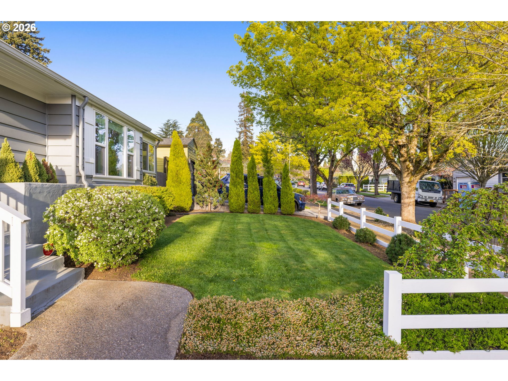 4117 Southeast Henderson Street Portland, OR 97202 - Photo 5 of 43 a view of outdoor space yard and tree