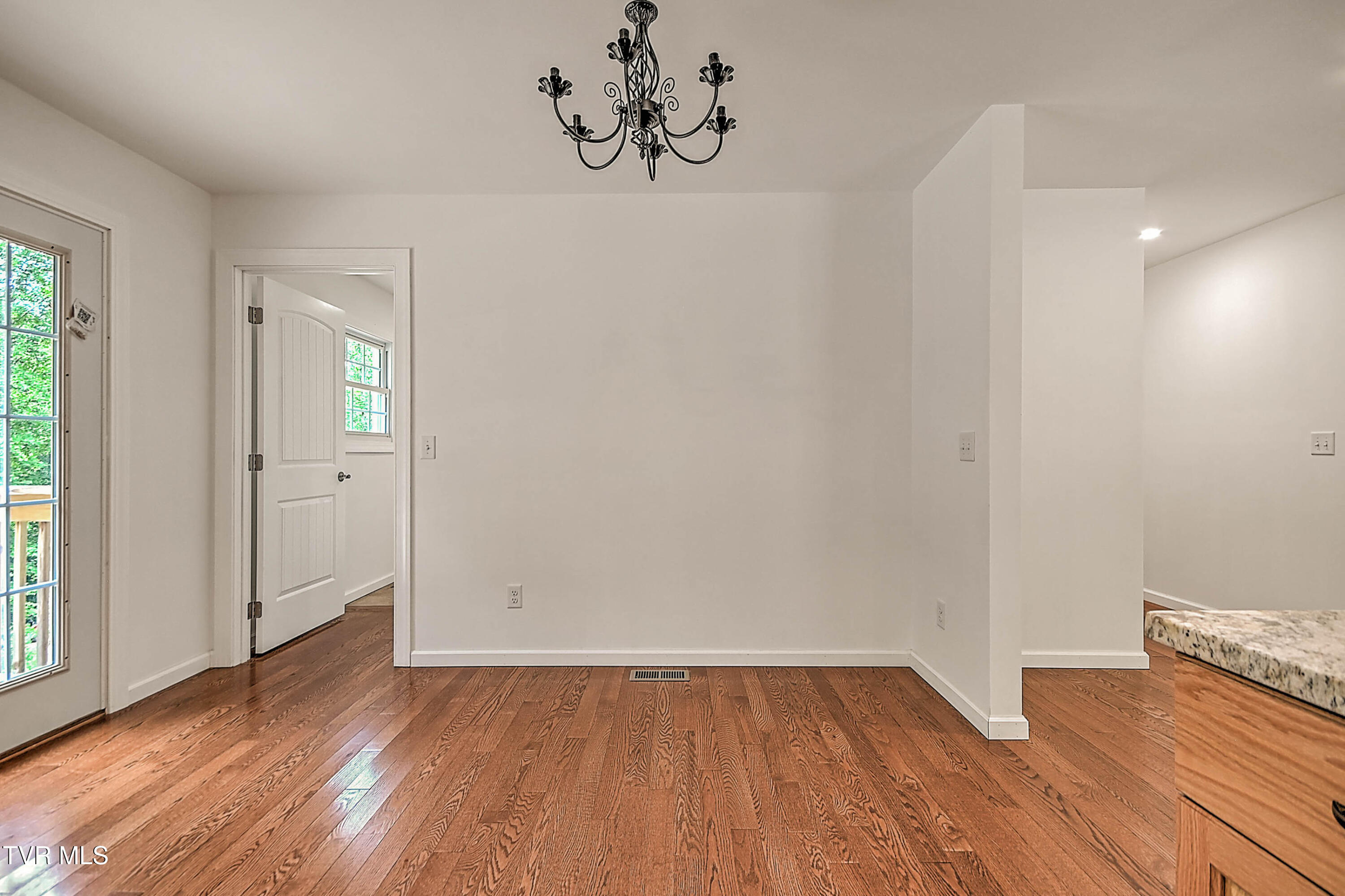 477 Norris Road Butler, TN 37640 - Photo 13 of 40 512 Norris DST-13