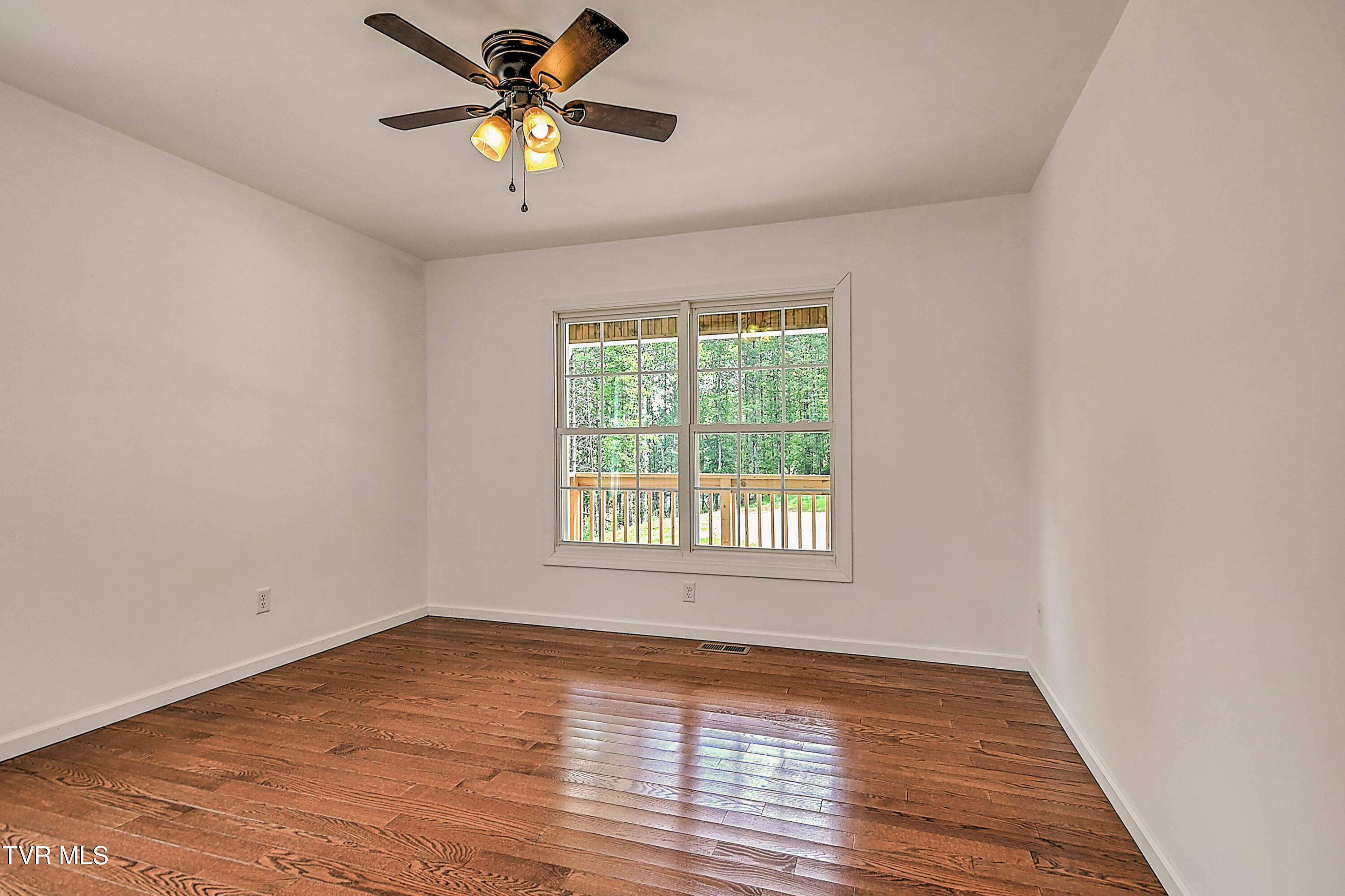 477 Norris Road Butler, TN 37640 - Photo 23 of 40 512 Norris DST-23