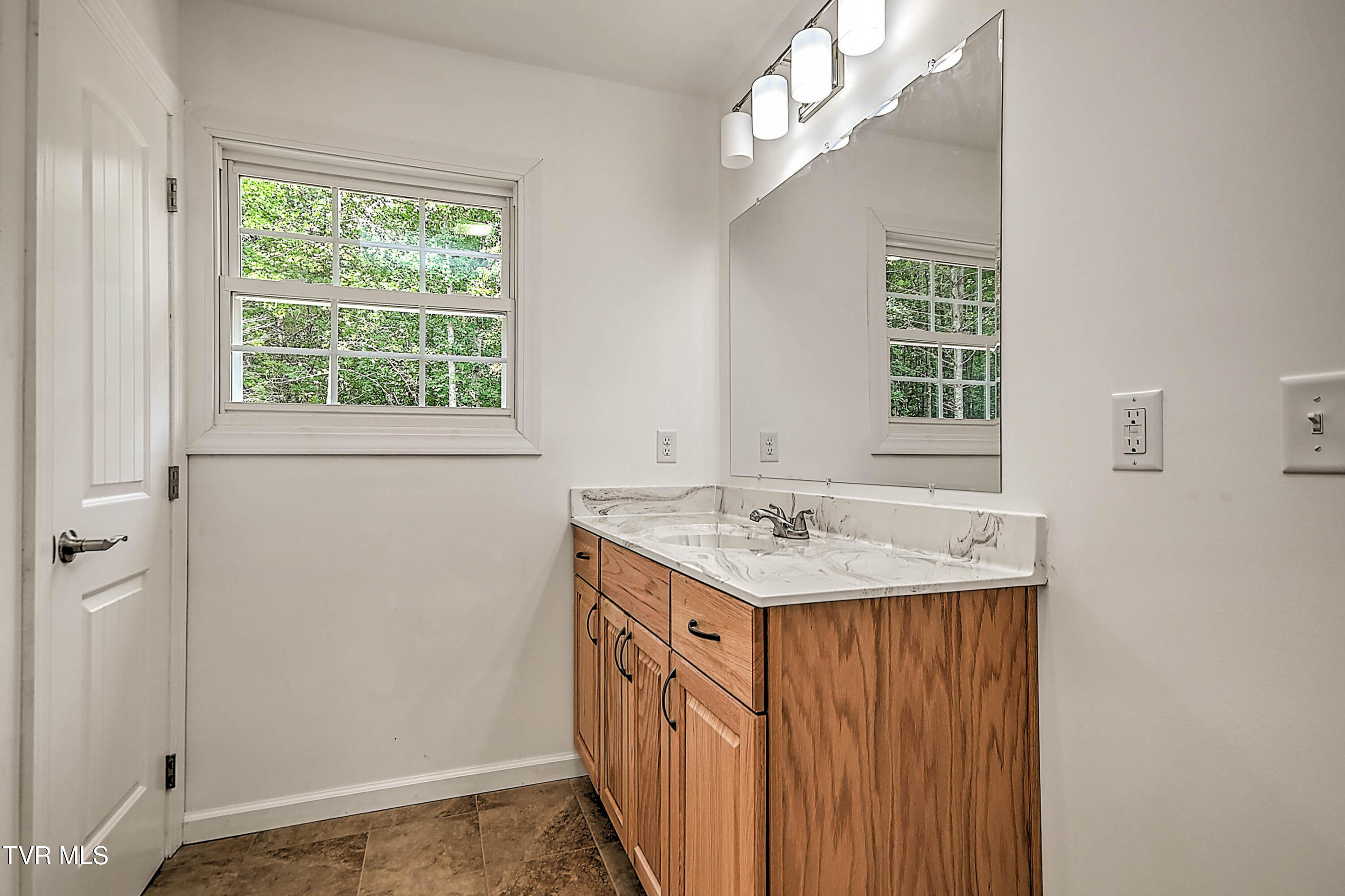 477 Norris Road Butler, TN 37640 - Photo 33 of 40 512 Norris DST-33