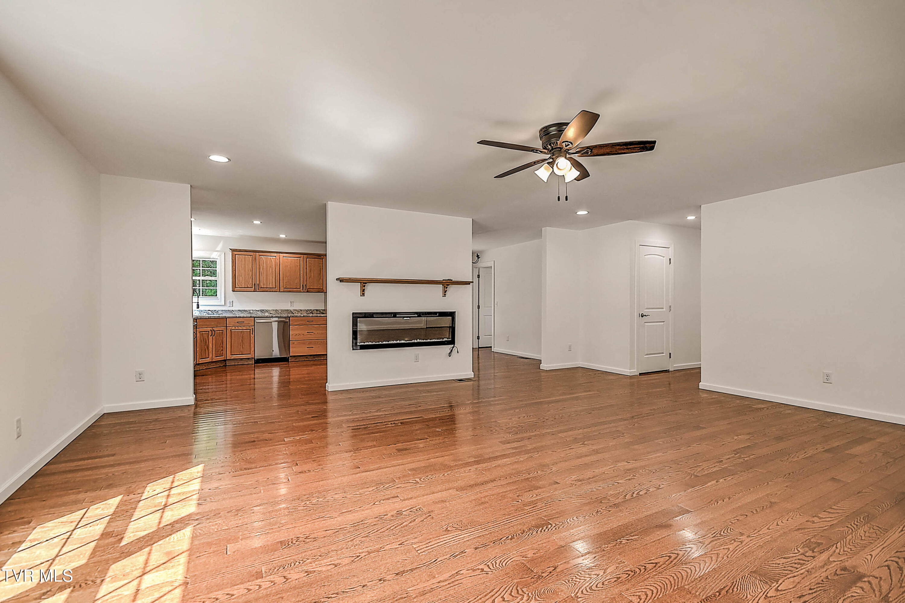 477 Norris Road Butler, TN 37640 - Photo 7 of 40 512 Norris DST-7