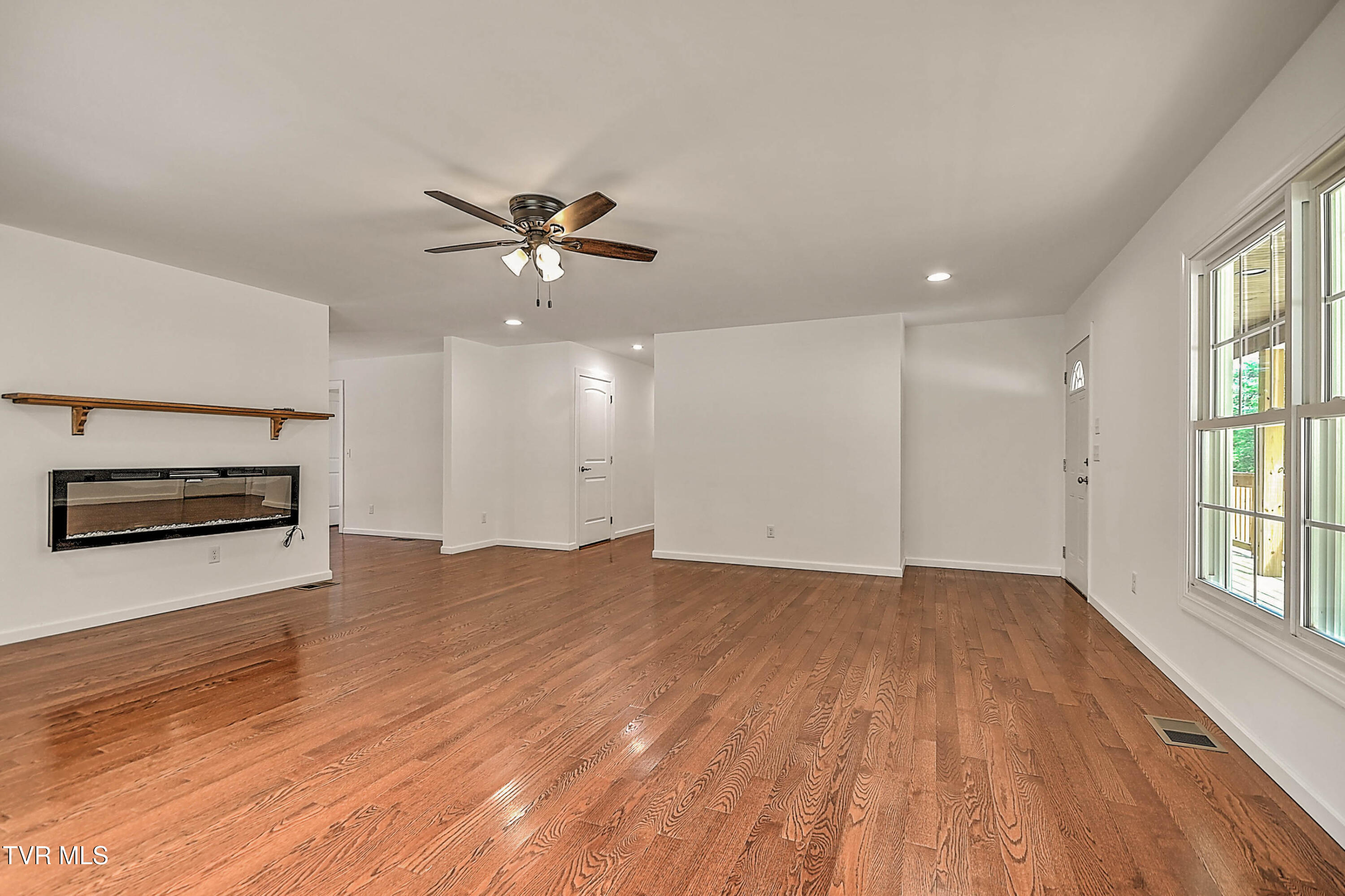 477 Norris Road Butler, TN 37640 - Photo 8 of 40 512 Norris DST-8