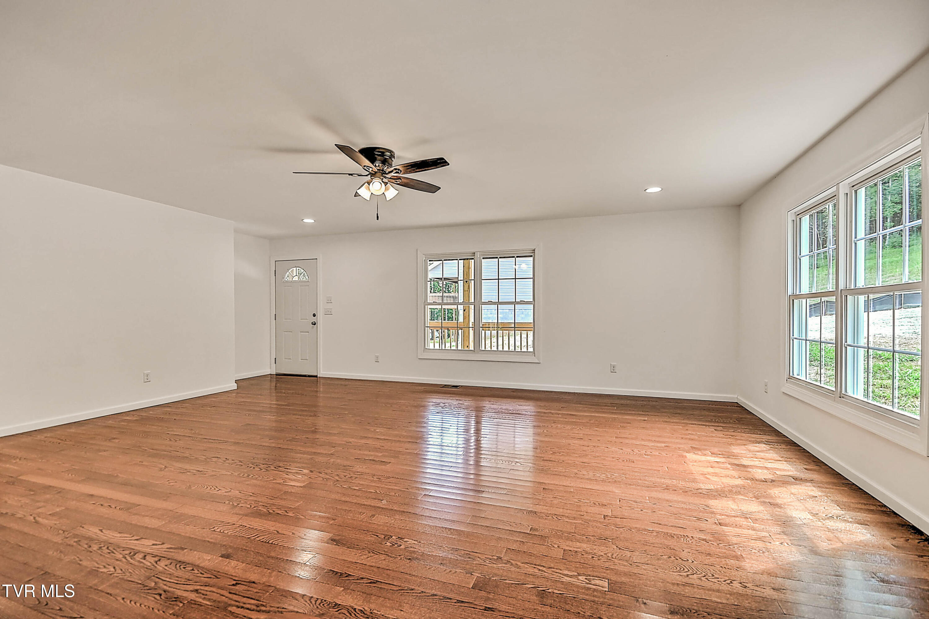 477 Norris Road Butler, TN 37640 - Photo 10 of 40 512 Norris DST-10