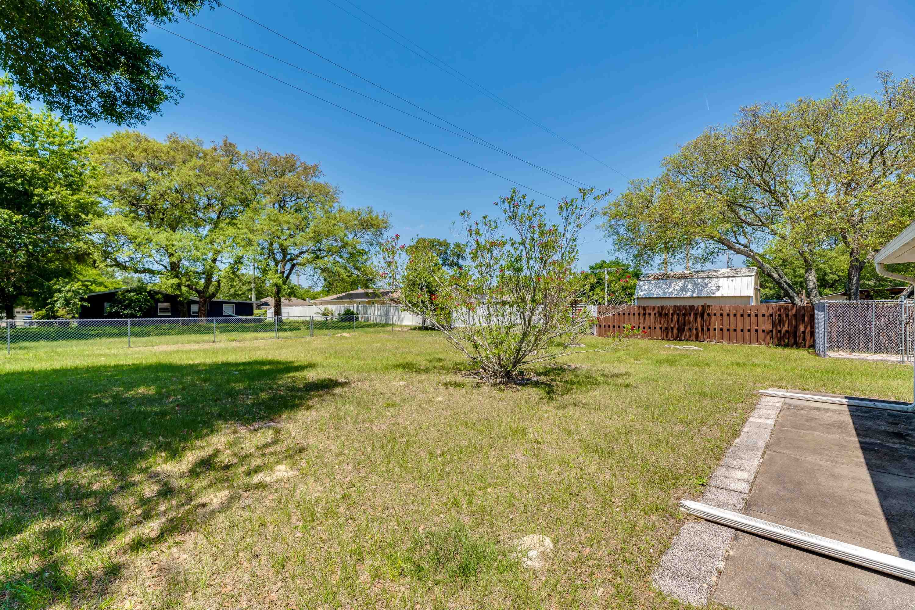 112 Gentian Road St. Augustine, FL 32086 - Photo 11 of 33 a view of a volley ball court