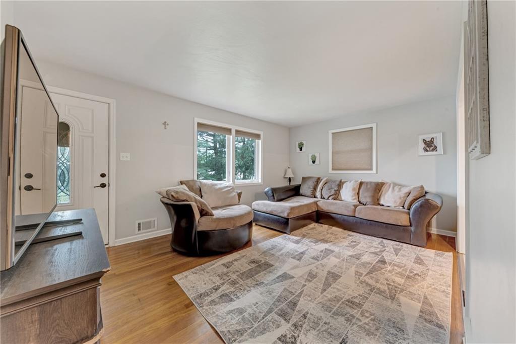 36 Hunter Road Gibsonia, PA 15044 - Photo 3 of 22 Gallery Image 3