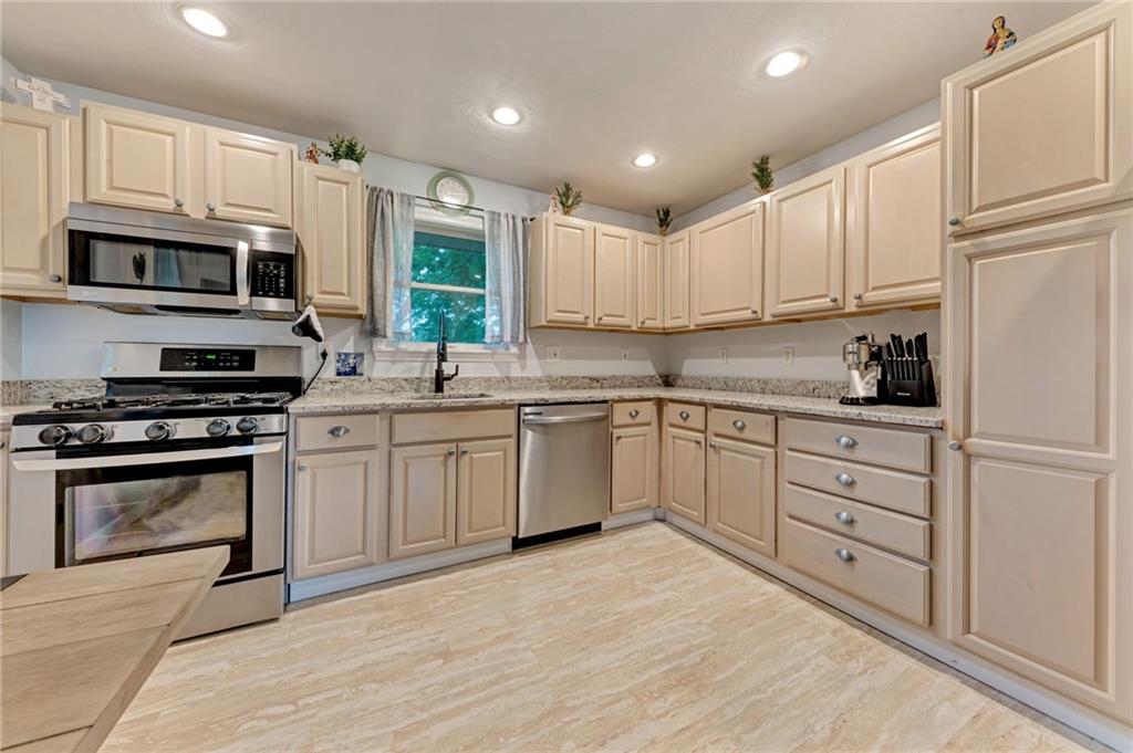 36 Hunter Road Gibsonia, PA 15044 - Photo 5 of 22 Gallery Image 5