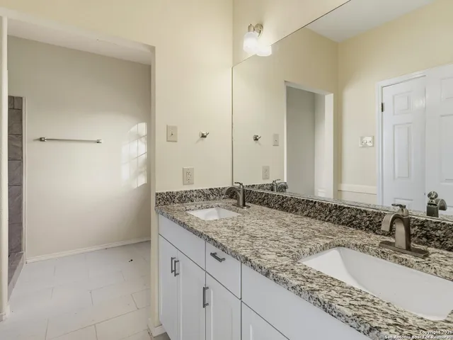 $2,300 | 8013 New Sulphur Springs Road, Unit 2, San Antonio, TX 78263