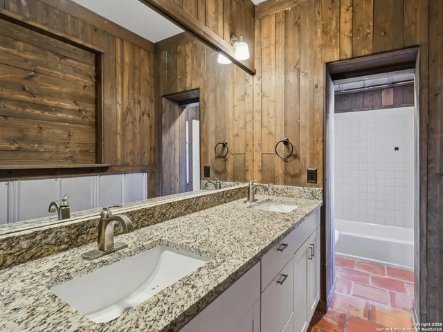 $2,300 | 8013 New Sulphur Springs Road, Unit 2, San Antonio, TX 78263