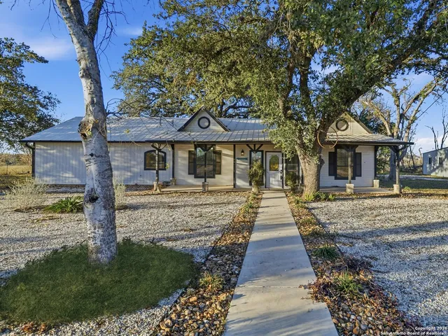 $2,300 | 8013 New Sulphur Springs Road, Unit 2, San Antonio, TX 78263