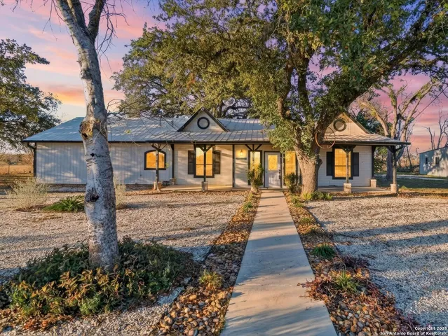 $2,300 | 8013 New Sulphur Springs Road, Unit 2, San Antonio, TX 78263