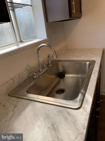 a close view of sink and tap