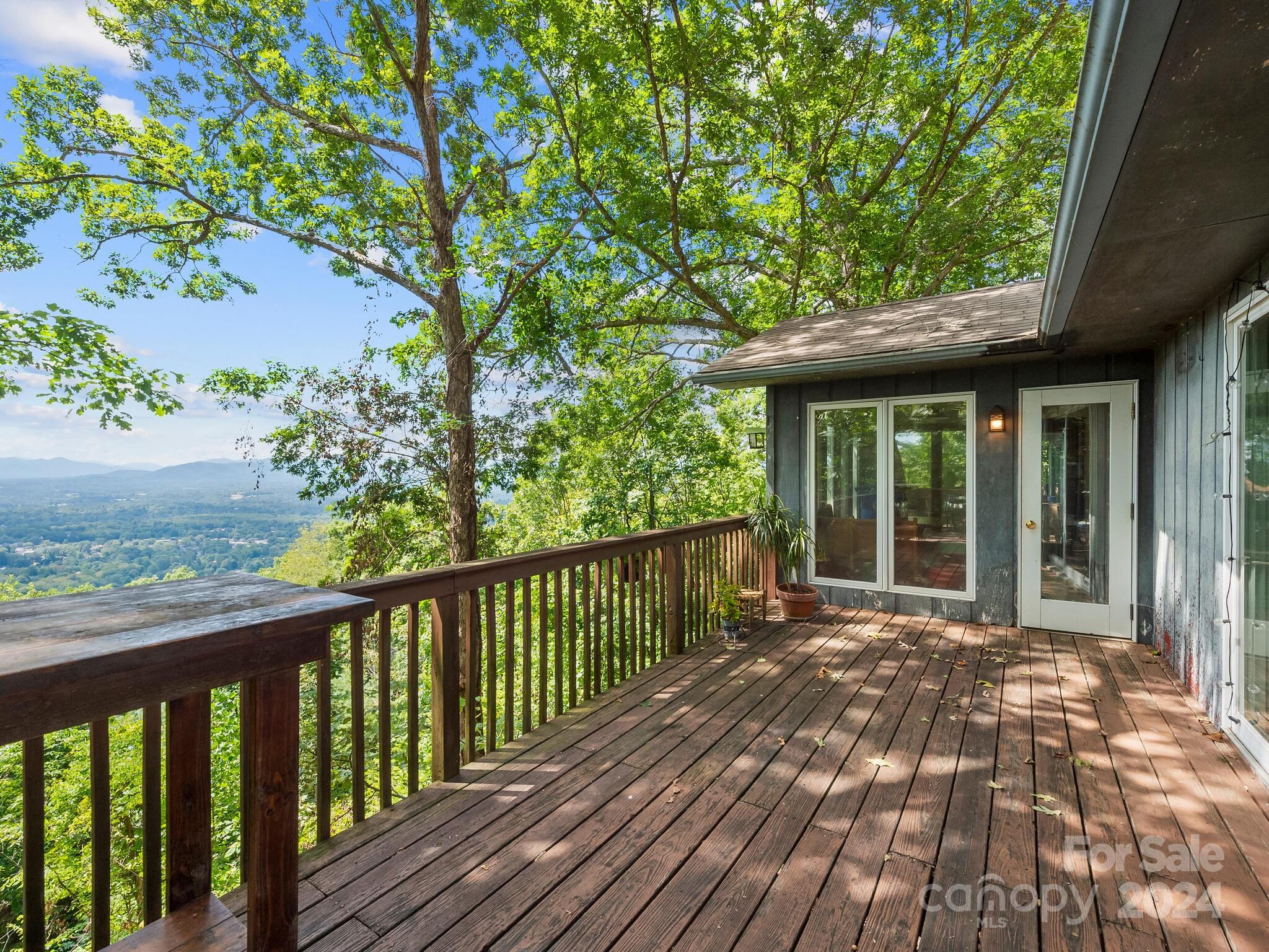 8 Bent Tree Road Asheville, NC 28804 - Photo 1 of 29 Gallery Image 1