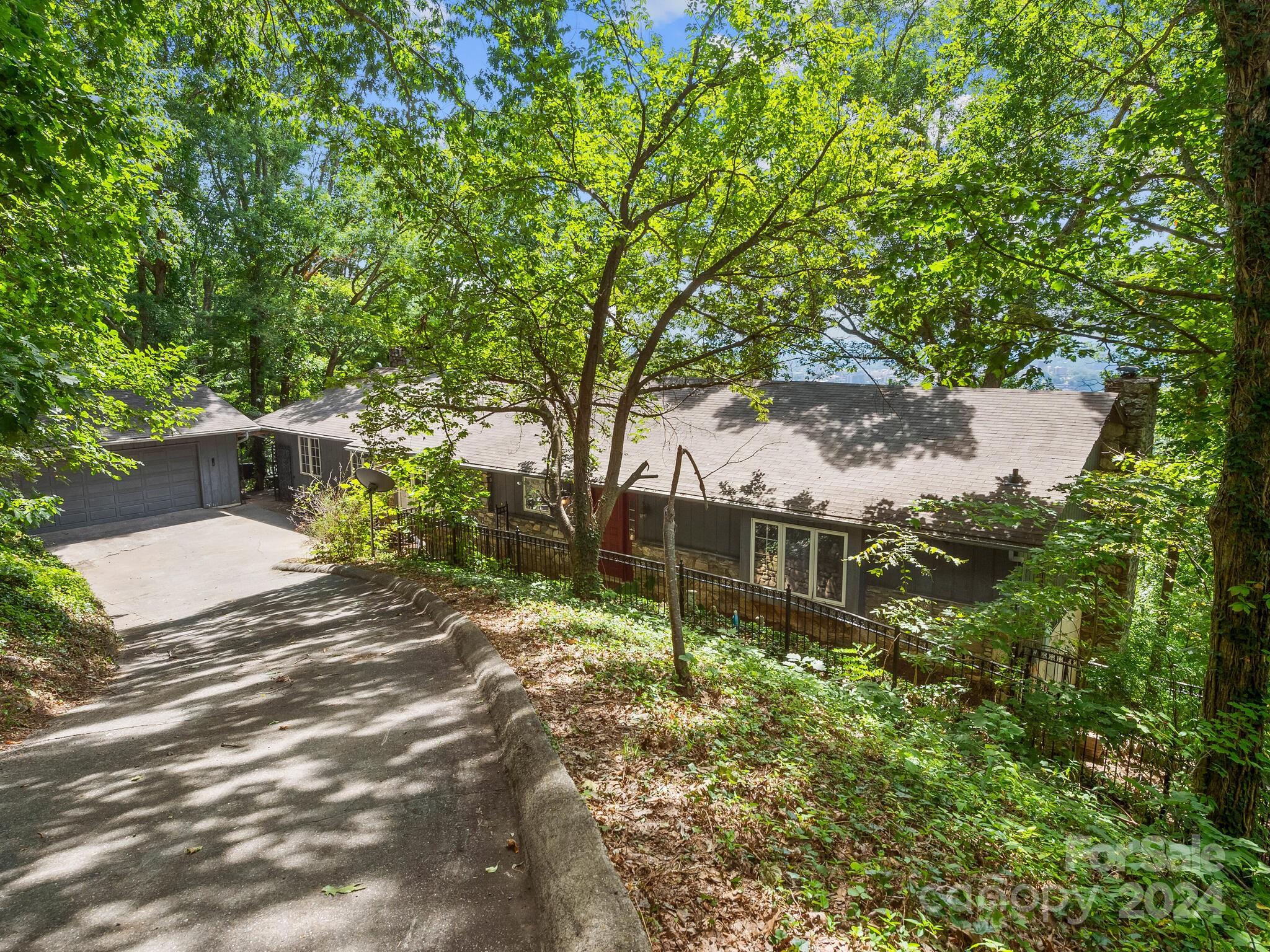 8 Bent Tree Road Asheville, NC 28804 - Photo 27 of 29 Gallery Image 27