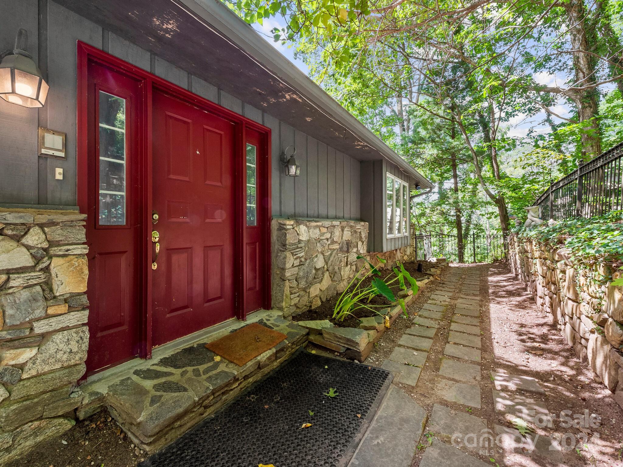 8 Bent Tree Road Asheville, NC 28804 - Photo 5 of 29 Gallery Image 5