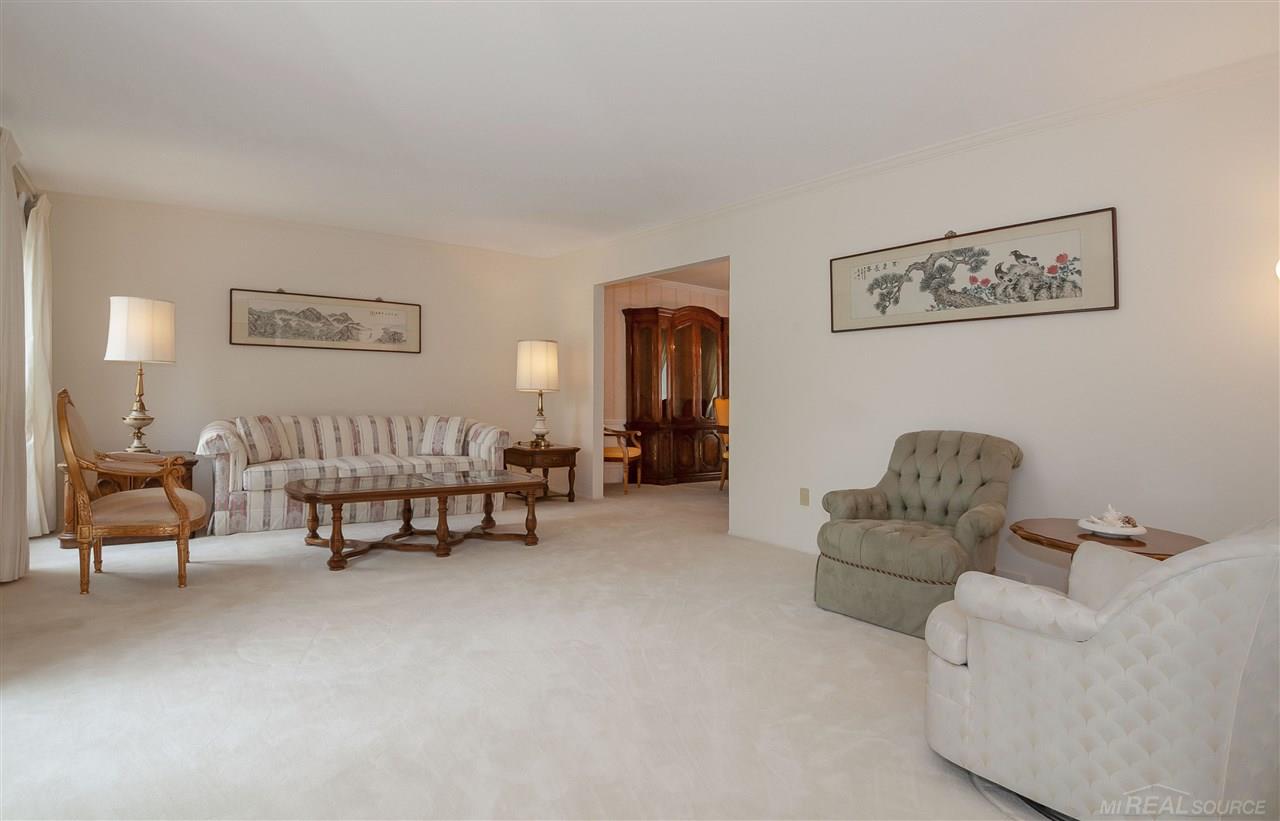 591 Canterbury Road Grosse Pointe, MI 48236 - Photo 5 of 55 31382294-4.JPG