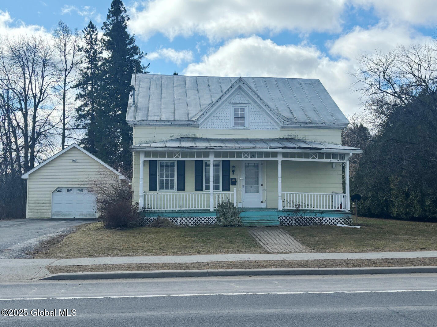39 Champlain Street Rouses Point, NY 12979 - Photo 2 of 10 39 Champlain St front Garage